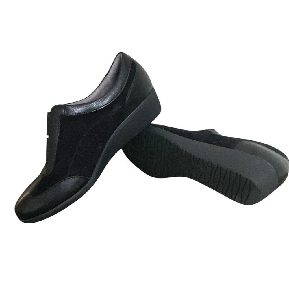 Clarks Black Leather Suede Perforated Wedge Slip On Loafers Shoes Women 8.5